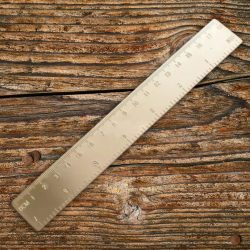 Regua metal dourada 18 cm