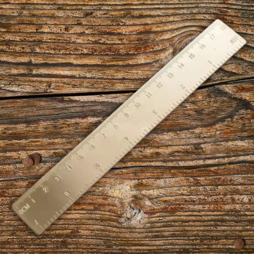 Regua metal dourada 18 cm